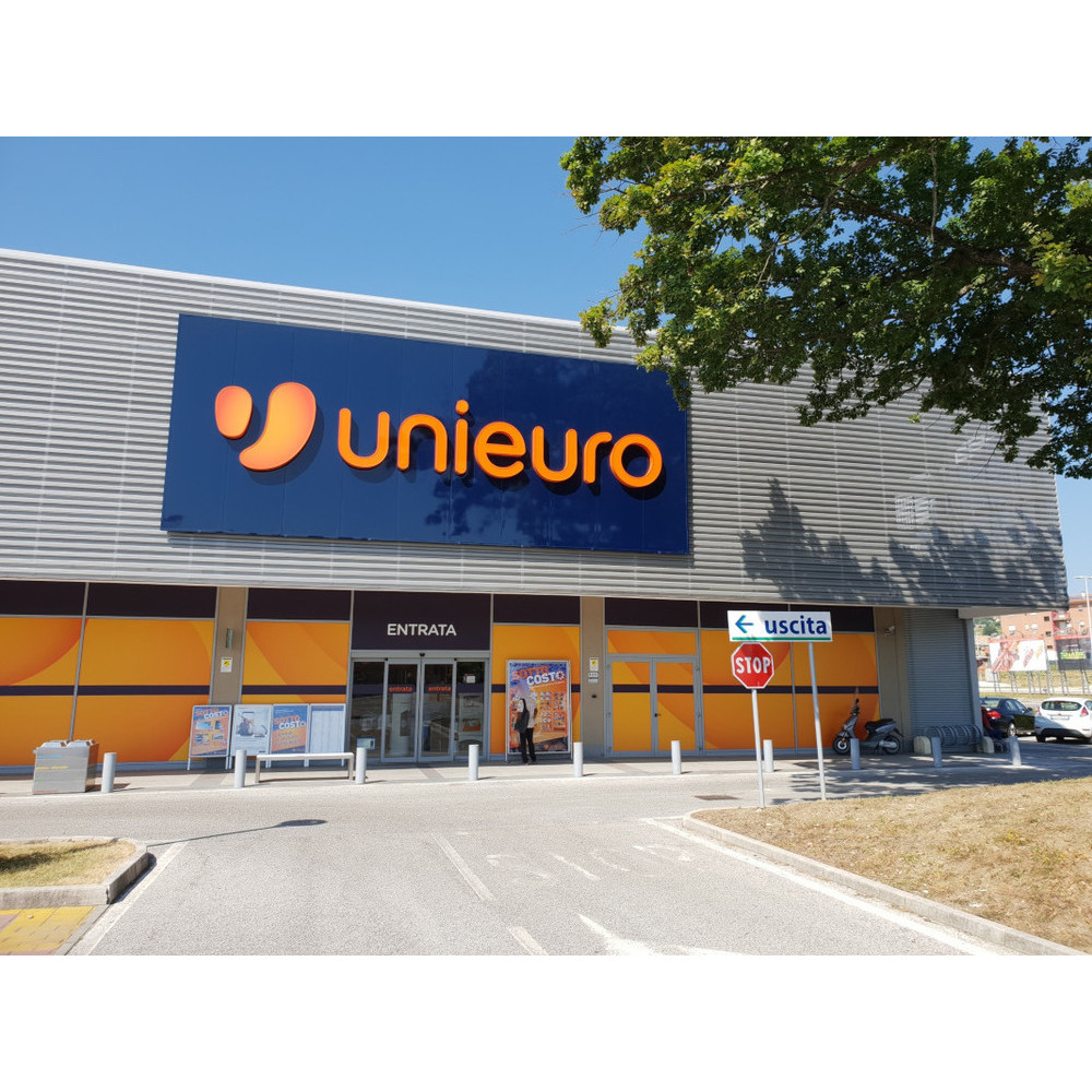 Unieuro "Insegna dell'Anno" per la categoria Elettrodomestici & Elettronica